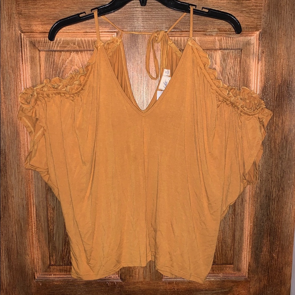 Women’s White Crow Cold Shoulder Top NWT